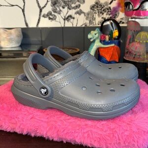 EUC CROCS DUAL COMFORT Gray lined clog shoes. Women’s size 6 men’s size 4.